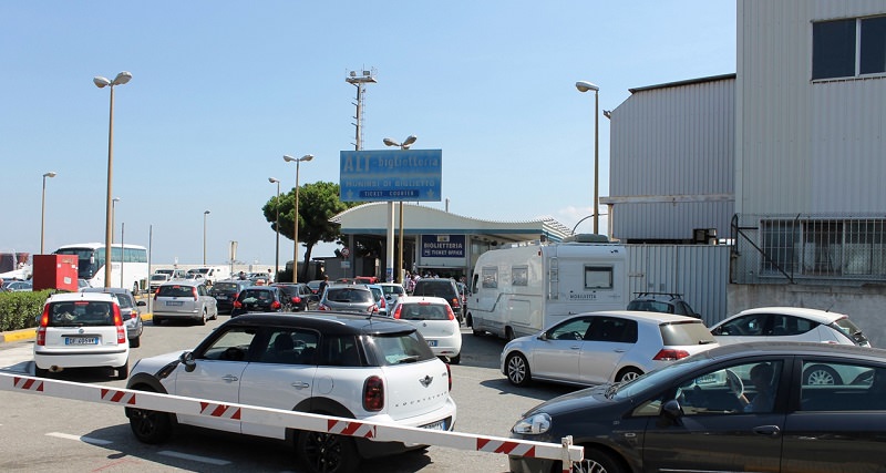 Rapina alla Caronte & Tourist: malviventi scappano con 50 mila euro