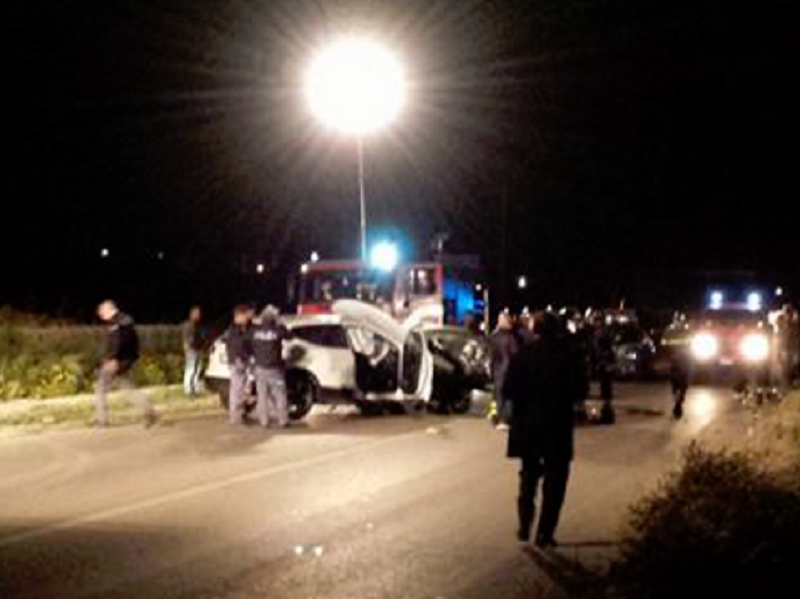 Ragusa, scontro tra due autovetture in contrada Camemi: tre feriti. Grave un giovane
