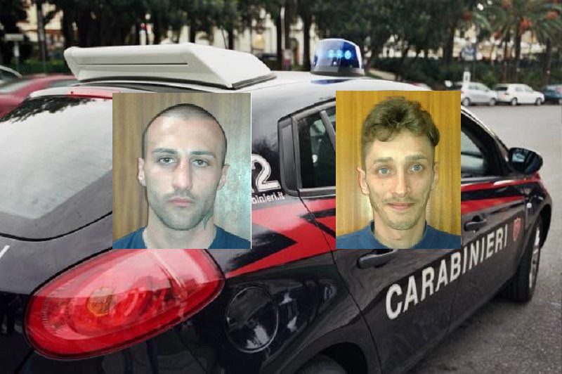 Rapinano una ditta di dolciumi e poi cercano di bruciare i vestiti: arrestati