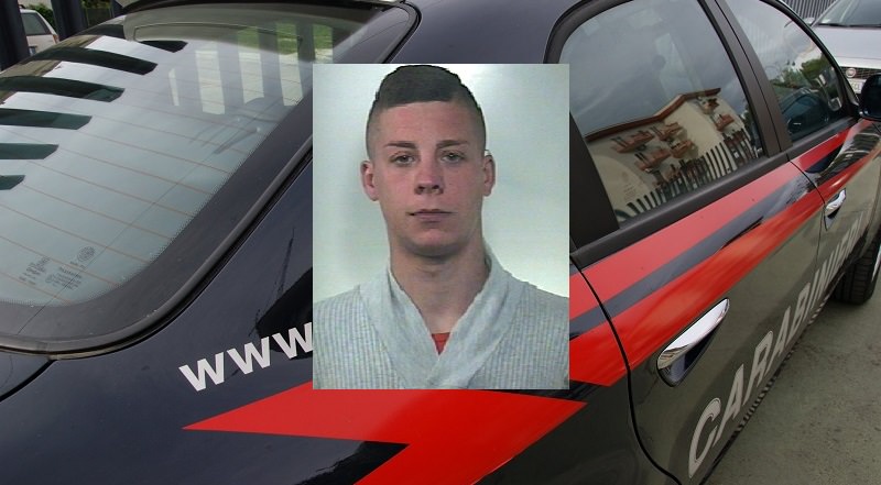 “Dammi i soldi, altrimenti finisce male a te e alla tua famiglia”: arrestato estortore