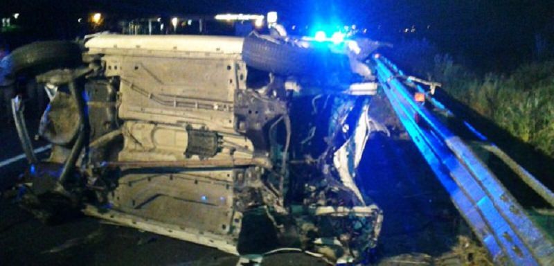 Tragedia a Riposto: due auto si scontrano, perde la vita un 34enne