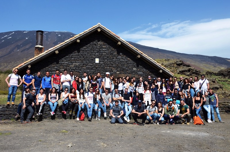 “ScarpinAres”, passeggiata tra i boschi e le rocce laviche dell’Etna