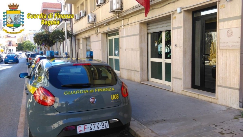 Fatture false, assegni “irregolari” e operazioni inesistenti: scoperta frode da 2 mln di euro
