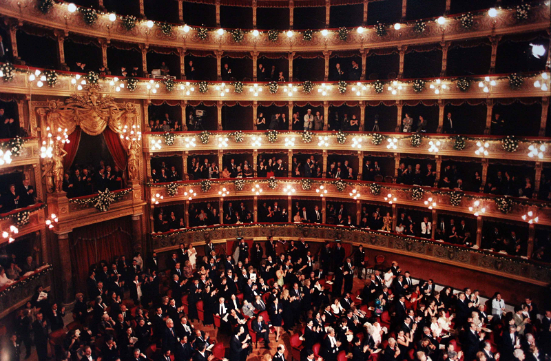 Teatro Massimo, lavoratori dello spettacolo scendono in piazza: “Occorrono risorse pubbliche adeguate e certe”