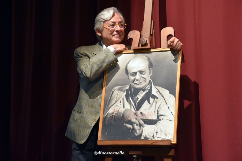Al Teatro Piscator Leo Gullotta ricorda il genio artistico di Michele Abruzzo