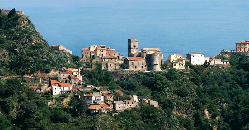 A Savoca il G37, il summit mondiale della Poesia: “La conoscenza è la potenza più grande”