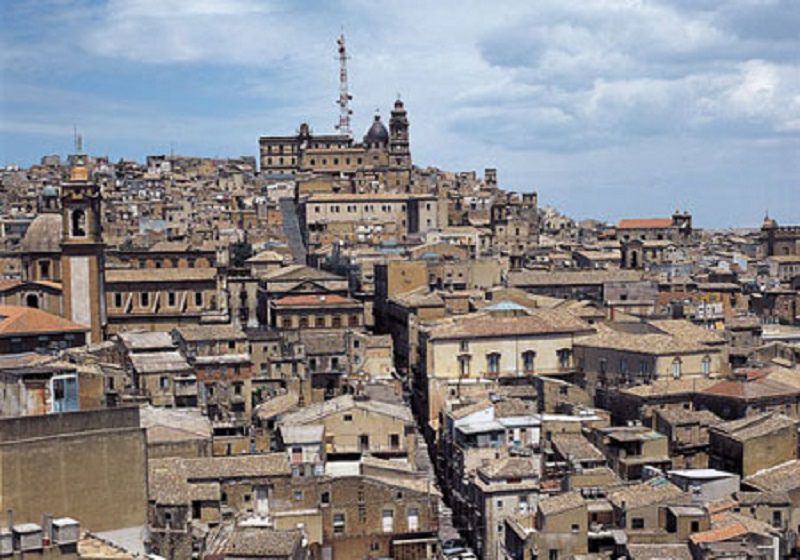 Caltagirone, migliorano le condizioni del vescovo. Bonfante: “Respira autonomamente senza apporto di ossigeno”