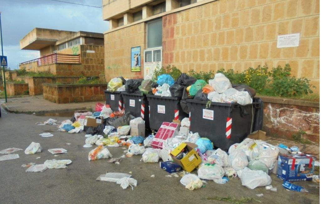 Rifiuti, il Tar di Palermo sospende l’ordinanza di Musumeci