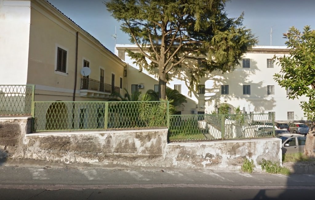 Incendio nel carcere minorile di Acireale: evacuati i detenuti