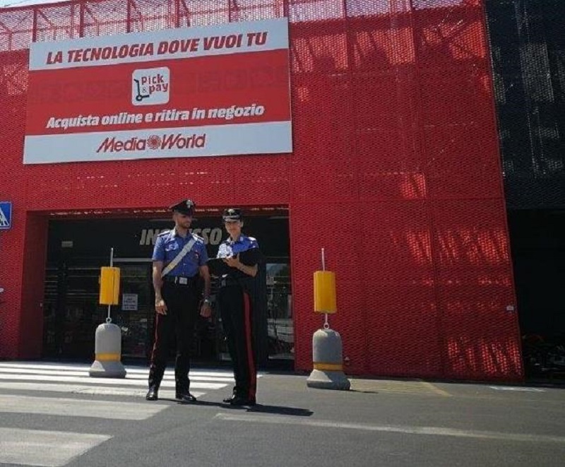 Palermo: furto al MediaWorld, arrestate due ragazze