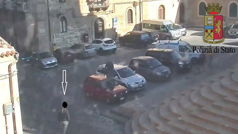 Taglia i freni dell’auto della moglie e cerca di farla guidare: scatta il divieto di avvicinamento per un 48enne Taglia i freni dell’auto della moglie e cerca di farla guidare: scatta il divieto di avvicinamento per un 48enne