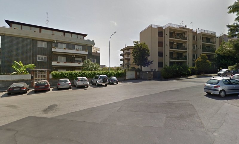 “Non ti sposti? Ora ti faccio vedere io”, studente “ostacola” la manovra e viene aggredito a calci e pugni “Non ti sposti? Ora ti faccio vedere io”, studente “ostacola” la manovra e viene aggredito a calci e pugni