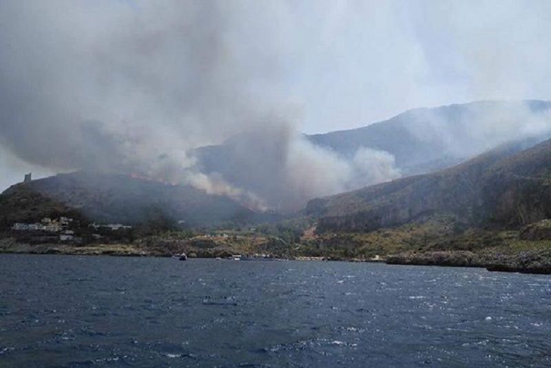 Incendio San Vito Lo Capo: rischio frane ma in 200 ritornano nel resort evacuato