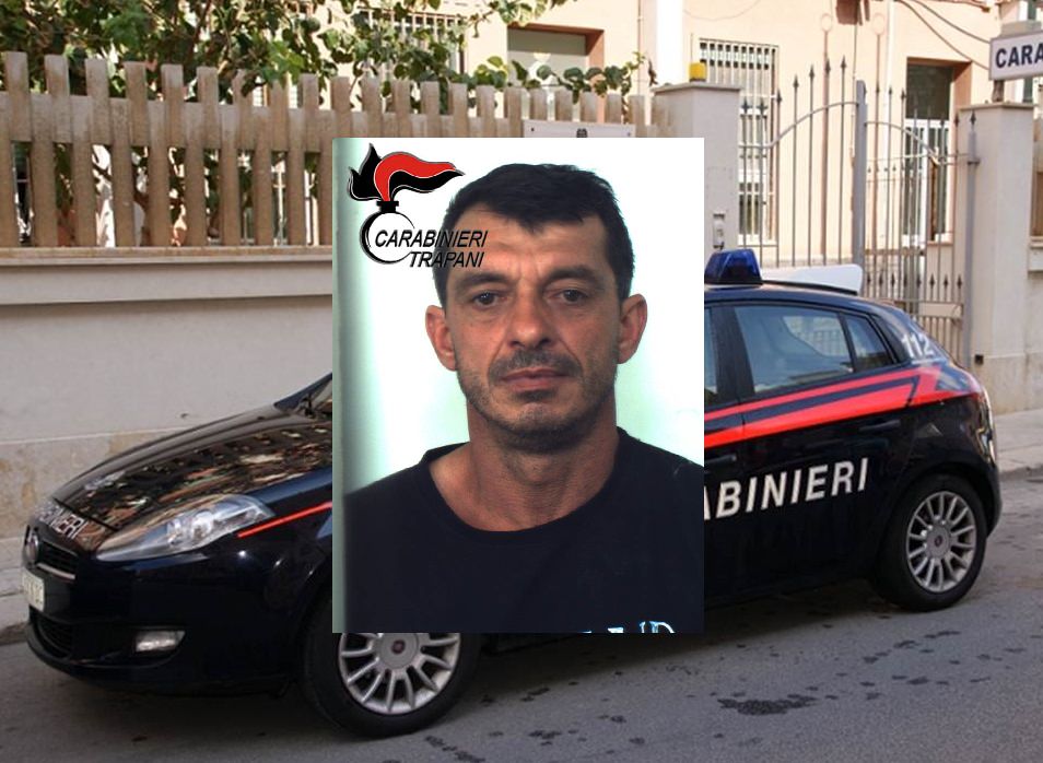Padre e figlio minorenne beccati a rubare meloni: arrestati