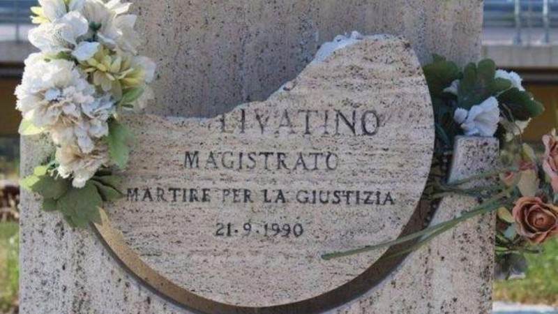 Dopo Falcone, oltraggiato anche Livatino: distrutta stele in sua memoria ad Agrigento