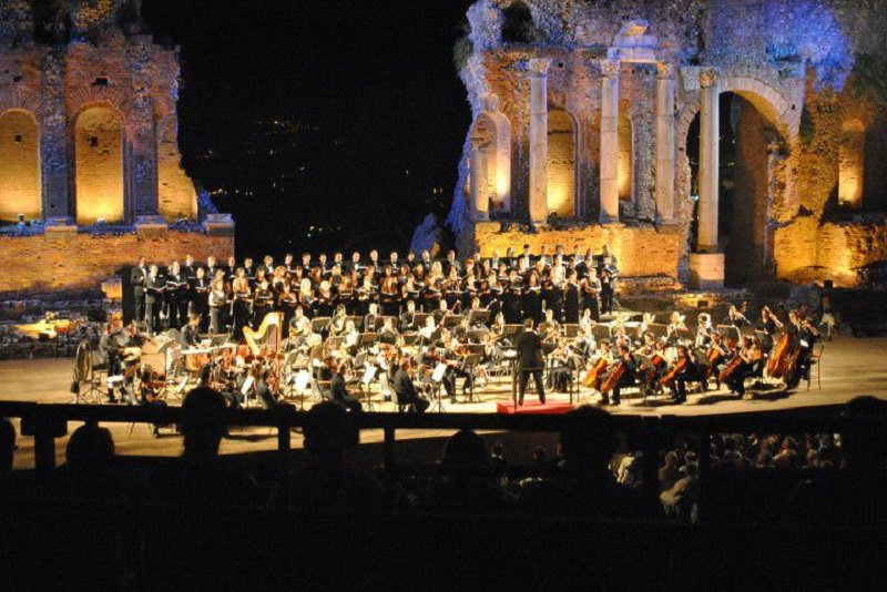 Il Festival Belliniano a Taormina con grande danza, Depardieu, gala operistici e Renato Zero