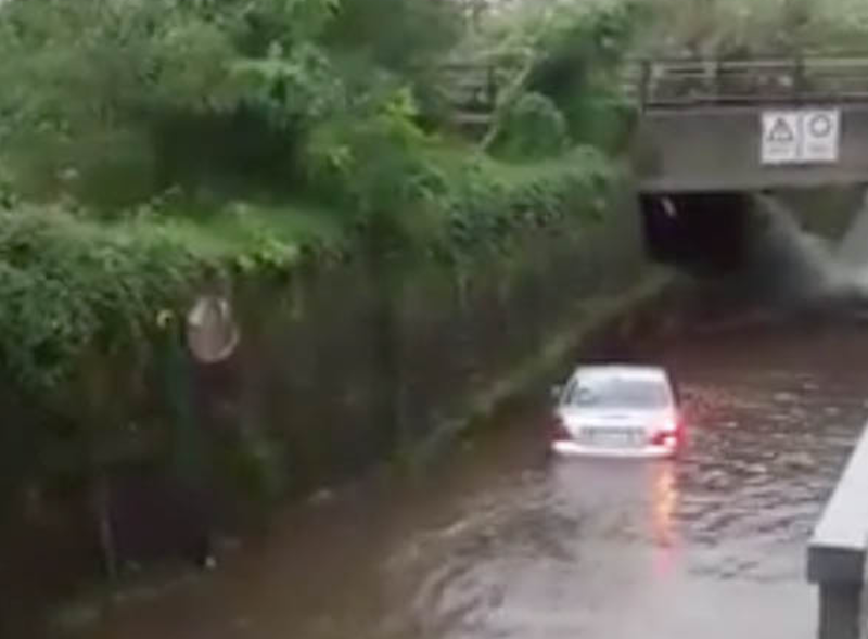 Giarre, sottoponti e strade allagate: importante intervento dei vigili del fuoco Giarre, sottoponti e strade allagate: importante intervento dei vigili del fuoco