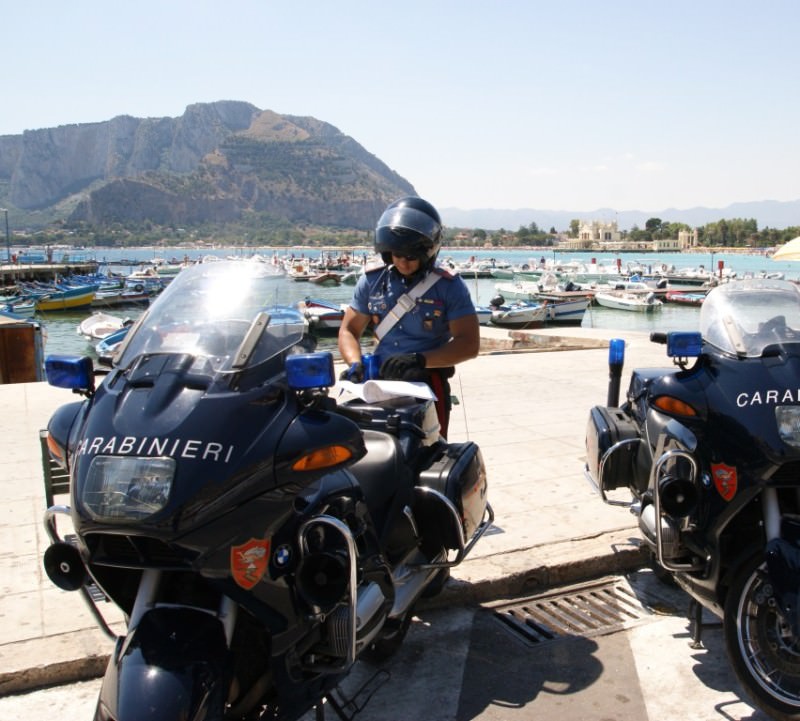 Palermo, 4 ordini di allontanamento per parcheggiatori abusivi