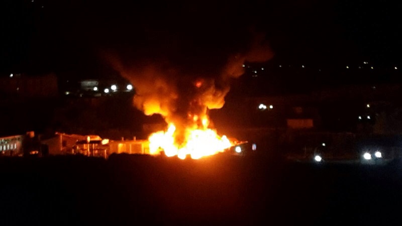 Notte di paura a Palermo per due maxi incendi: minacciate alcune abitazioni