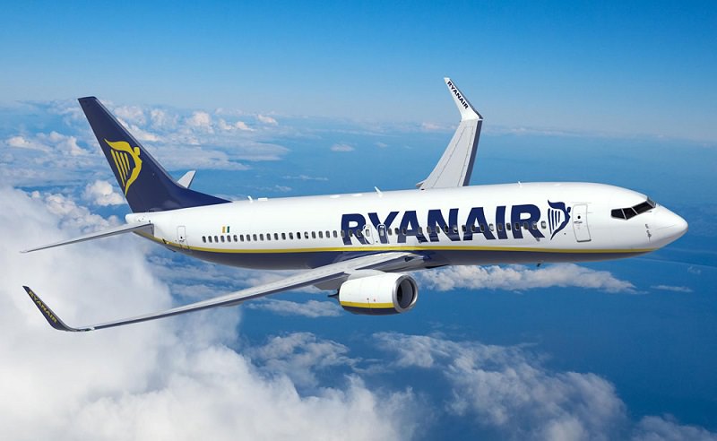 Ryanair annuncia il nuovo collegamento dalla Sicilia a Siviglia: “partono” gli sconti fino al 25%
