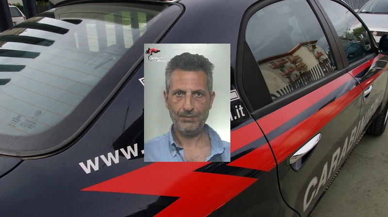 Nascondeva droga in casa per spacciarla: 49enne in manette