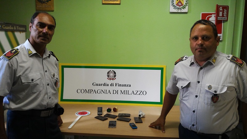 Stava per imbarcarsi per Salina: 28enne fermato con dei panetti di hashish