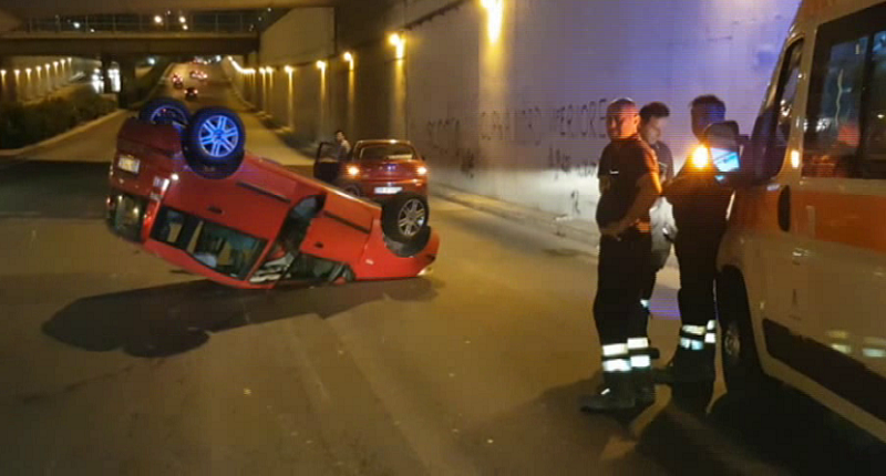 Perde il controllo del mezzo e si ribalta: ferita gravemente una ragazza