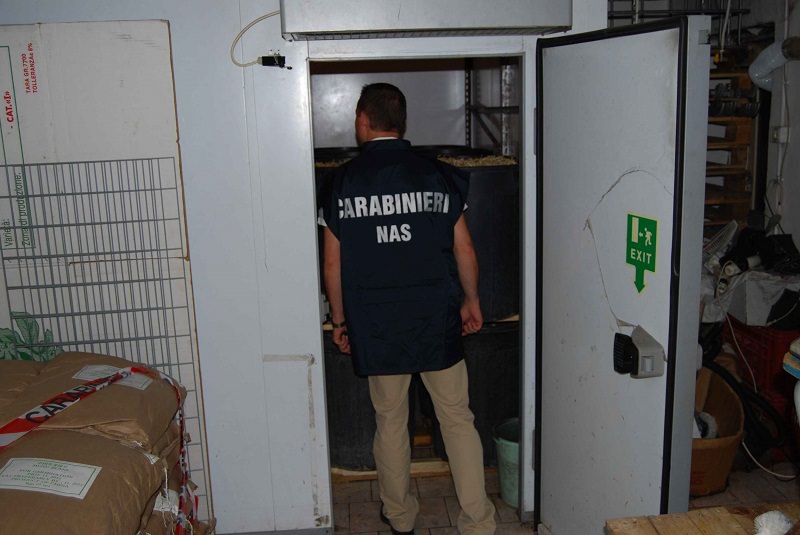 Ispezioni igenico-sanitarie a Regalbuto: sequestrati 100 kg di prodotti alimentari