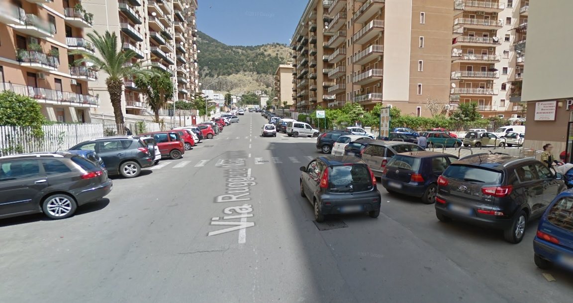 Tragedia a Palermo: una donna si lancia dal quinto piano, morta sul colpo