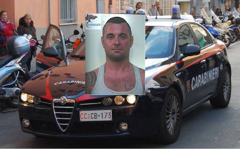 Nascondeva la droga in casa, scattano i domiciliari per un pusher 31enne