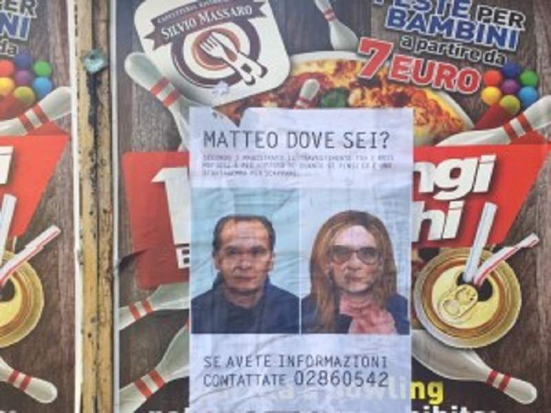 Palermo invasa da poster con Matteo Messina Denaro in abiti femminili