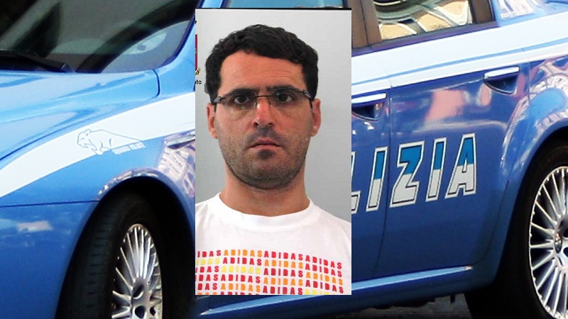 Marijuana e cocaina in casa, cerca di gettare le dosi dal balcone: arrestato pregiudicato