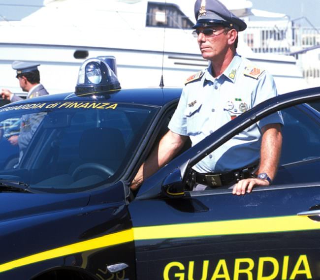 Maxi sequestro: trovati quasi 5mila chili di pesce avariato in uno stabilimento abusivo