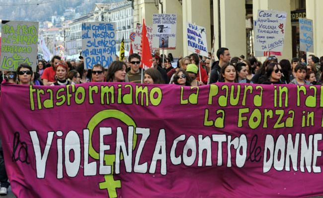 “Salute e sicurezza nelle Guardie Mediche”, donne Catanesi in prima fila per urlare “no alla violenza”