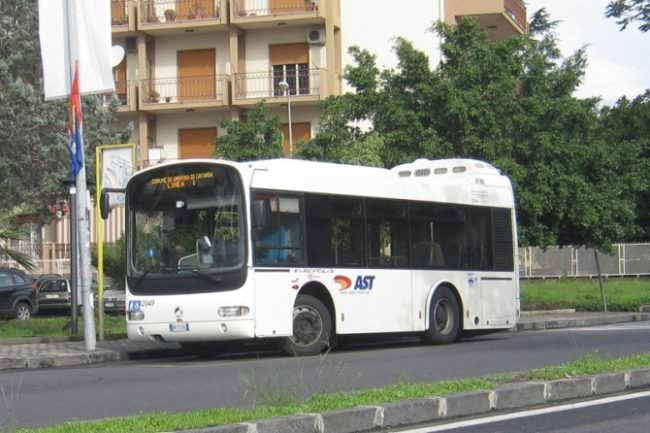 Ast, operatori di pulizia non pagati da due mesi: sit-in di protesta