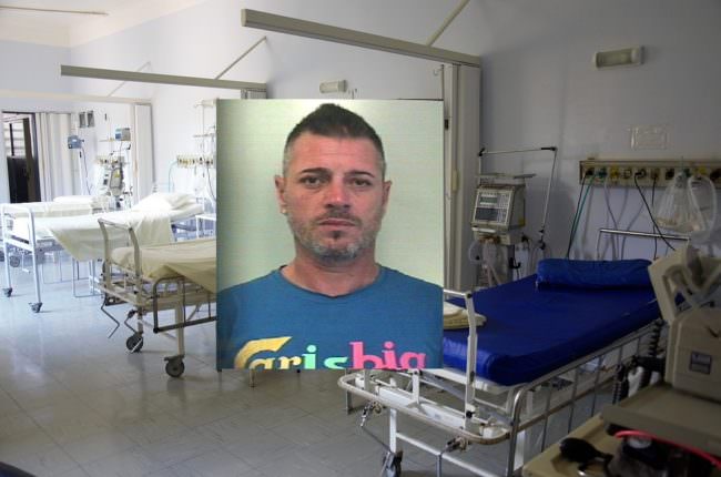 Ospedale Sciacca, scassina 17 armadietti e ruba a una paziente: nelle ultime settimane circa 20mila euro di furto
