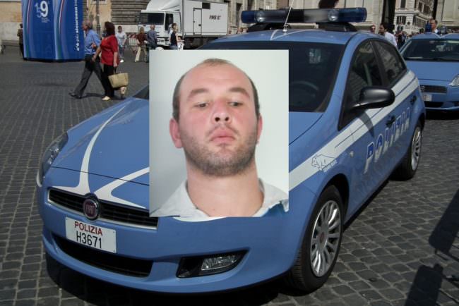 Ruba portafogli firmati a “La Rinascente”: folle corsa fino a piazza Carlo Alberto