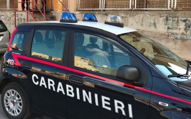Nega 10 euro al figlio per le sigarette: fermata violenta disputa in famiglia