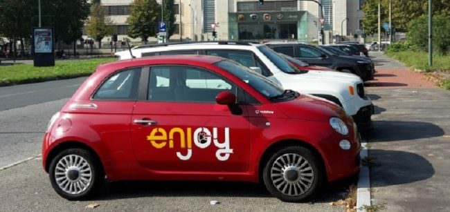 Le 500 rosse Enjoy lasciano Catania, e-mail ai clienti: “Troppi atti vandalici”