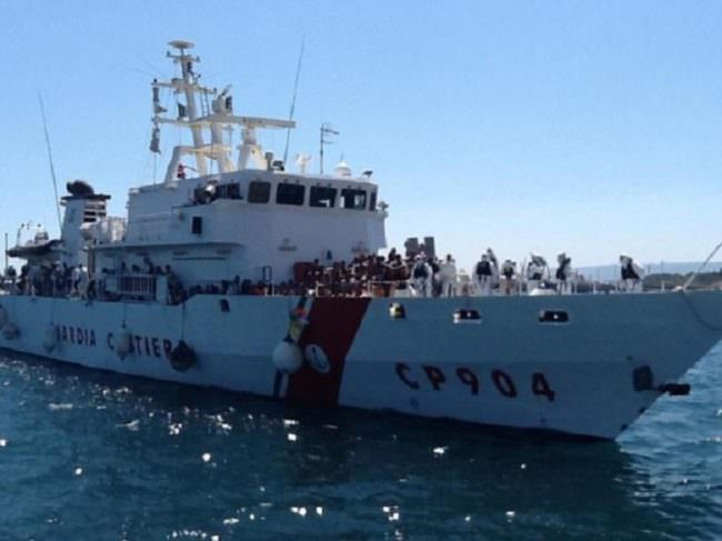 Le indagini e le testimonianze dei migranti lo inchiodano: fermato uno scafista