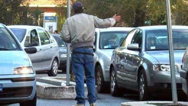 Parcheggiatori abusivi a Catania, emessi 15 avvisi orali. Della Cioppa: “Tolleranza zero”