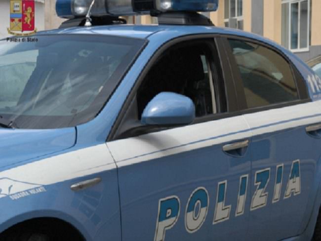 Ubriaca urla e molesta turisti e passanti: portata in ospedale rischia denuncia