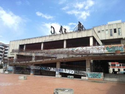 Ex centro commerciale di Vulcania: tra il degrado e l’immobilismo delle istituzioni