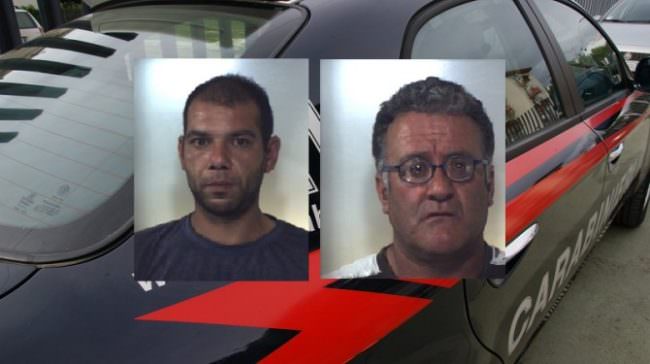 Detenevano illegalmente un fucile in casa: arrestati due “cacciatori”