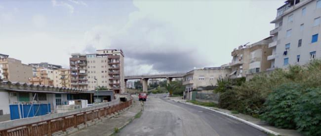 Colpi di pistola in aria per fermare due scippatori: panico in contrda Cansalamone