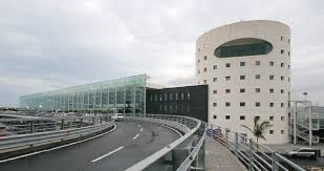 Aeroporto di Catania, passeggero nasconde lama da 7 centimetri in una finta carta di credito: denunciato