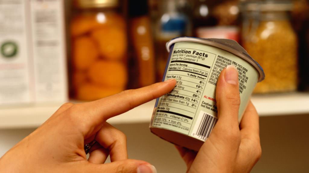 Il caso delle etichette alimentari adesso diventa obbligo: ecco cosa bisognerà indicare