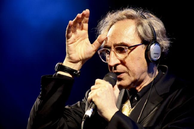 Franco Battiato, un anno dalla sua morte: dal legame con la “sua” Sicilia ai suoi più grandi successi