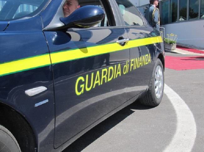 Falsi tamponi per rilasciare green pass: denunciati medici e infermieri – VIDEO