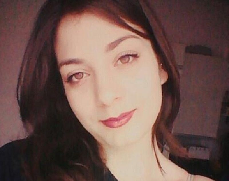 Vita spezzata a Caltagirone: auto si schianta contro un albero e muore 18enne